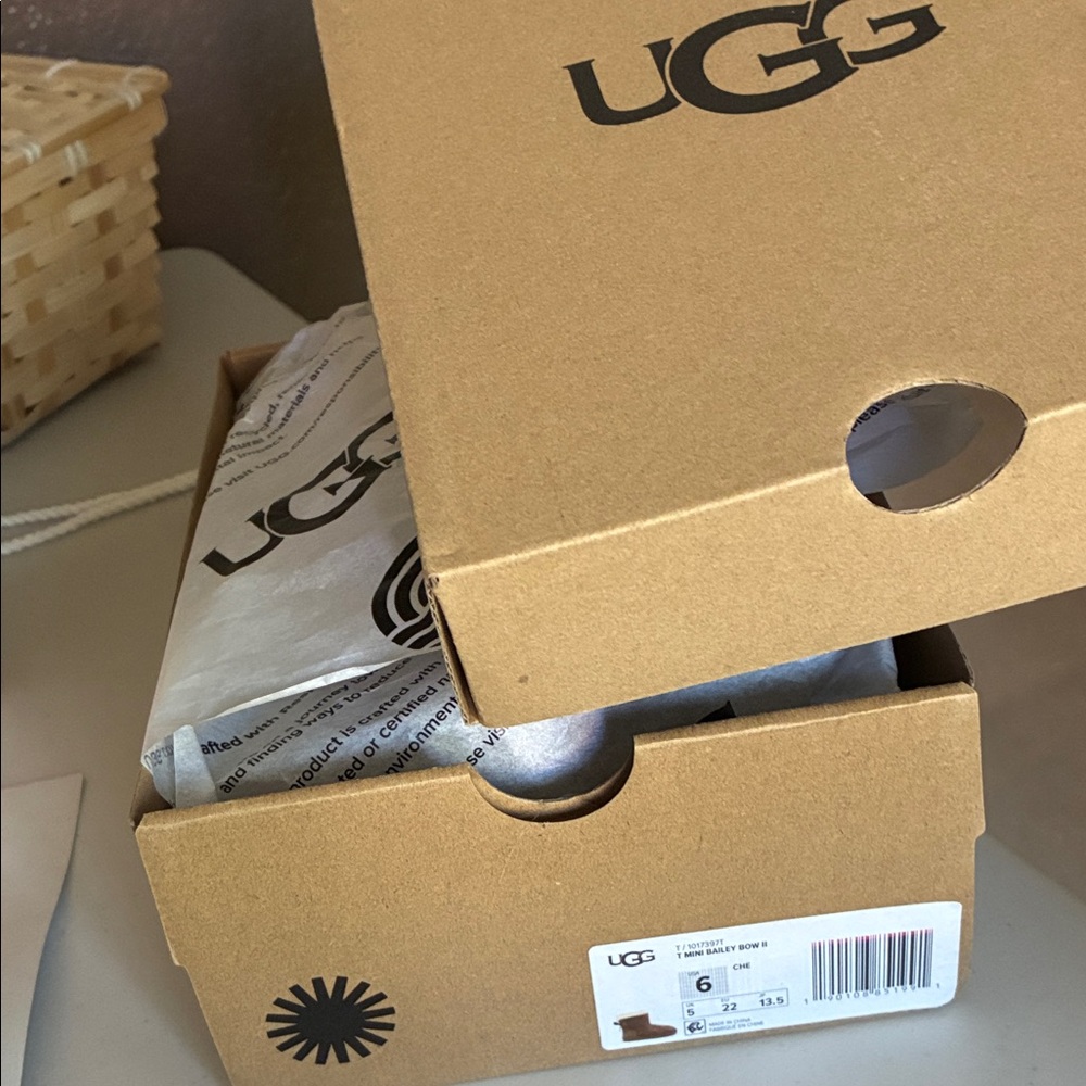 UGG Boots Mini Bailey Bow ll - Picture 12 of 14
